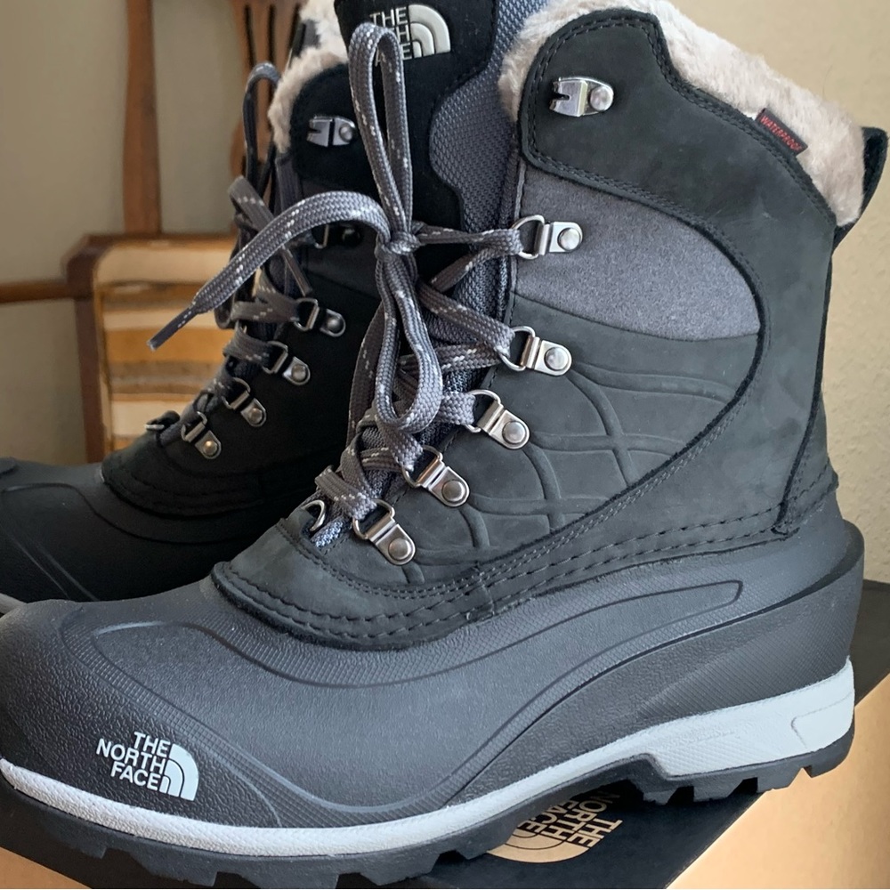 Northface Chilkat Womens winter boots